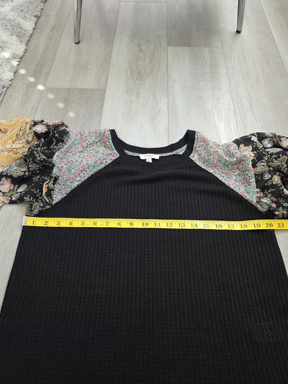 Umgee Mixed Print Waffle Knit Top Women’s Size Small Boho Floral Bell Sleeve Tun - Picture 7 of 9